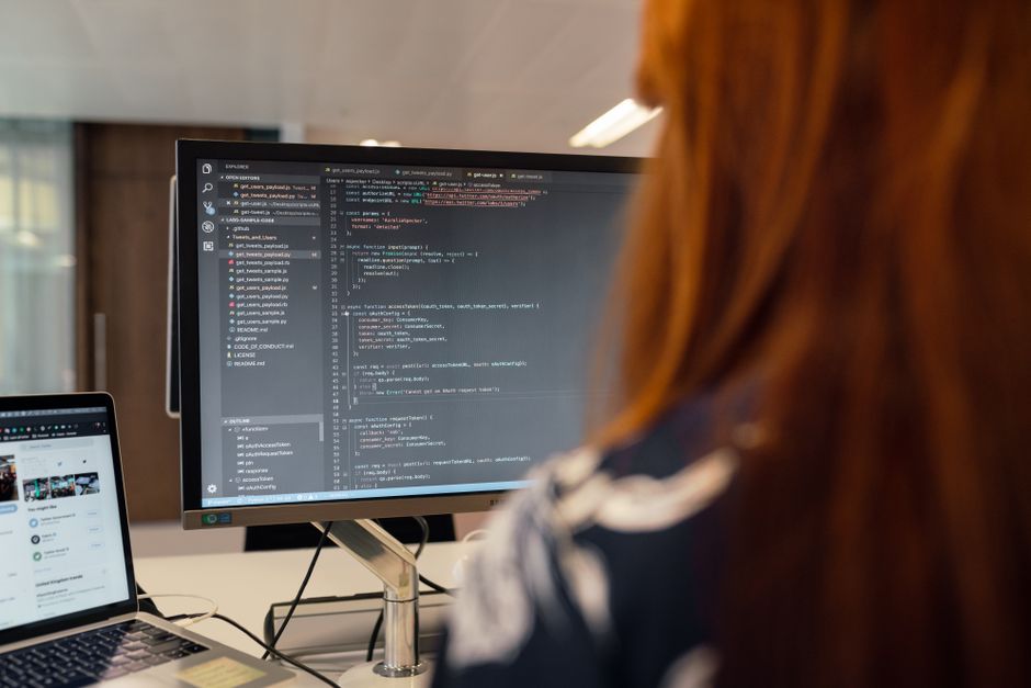 Teamarbeit bei Programmieraufgaben